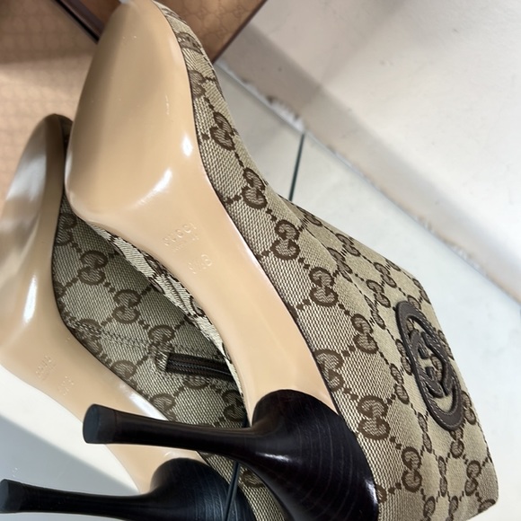 Gucci Beige Ebony Ankle Heeled Bootie - Picture 13 of 14